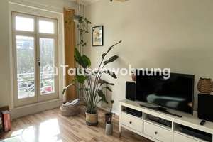 Tauschwohnung: Helle 2-Zimmer im Zentrum gegen 3-Zimmer im Kiez