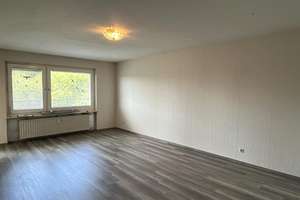Freundliche und großzügige 2-Zimmer-Wohnung mit Balkon