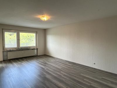 Freundliche und großzügige 2-Zimmer-Wohnung mit Balkon
