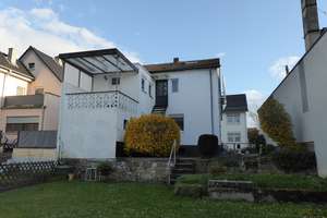 Modernisiertes Haus mit zwei Wohnungen und großem Garten in zentraler Lage! – Die vollständige Adresse der Immobilie erhältst du vom Anbieter., 69514 Laudenbach – Vorschaubild 6