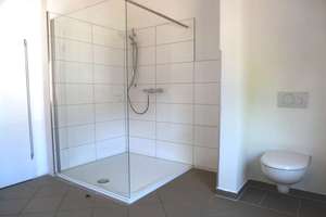 Zentrale Lage in der Südstadt!  Tolle EG-Wohnung komplett renoviert,  mit 2 PKW-Stellplätzen! – Die vollständige Adresse der Immobilie erhältst du vom Anbieter., 32545 Bad Oeynhausen – Vorschaubild 2