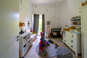 Luxuriös, modern und funktionell - Neuwertiges Effizienzhaus Plus in Unterkirnach bei Villingen – Schwarzwald-Baar-Kreis – Vorschaubild 15