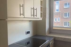 Zwei Zimmer-Eigentumswohnung unmittelbar an der Düssel mit Stellplatz – Karolingerstraße 9, 40223 Bilk, Düsseldorf – Vorschaubild 5