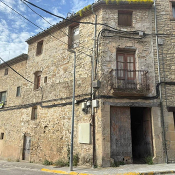 Ideal für Bauherren oder Investoren....Haus oder Gebäude zum Verkauf in Santa Coloma de Queralt