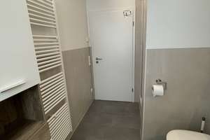 Moderne 3-Zimmer Wohnung zum Wohlfühlen
Guttensteinweg 2a, 93059 Regensburg – Die vollständige Adresse der Immobilie erhältst du vom Anbieter., 93059 Weichs, Regensburg – Vorschaubild 18