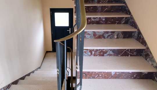 Bild von Zweifamilienhaus als Kapitalanlage und Eigennutzung.