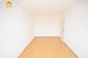 Dachgeschoss-Maisonette-Wohnung mit Balkon, Tageslichtbad und Einbauküche gesucht? – Uhlandstraße 9, 9130 Sonnenberg, Chemnitz – Vorschaubild 2