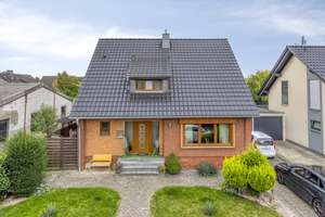 Wohnen und Wohlfühlen: Renoviertes Einfamilienhaus mit Garten und Kamin – Die vollständige Adresse der Immobilie erhältst du vom Anbieter., 50374 Erftstadt – Vorschaubild 1