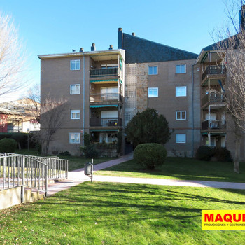 Wohnung in einer Wohnanlage mit Pool im Zentrum von Guadarrama