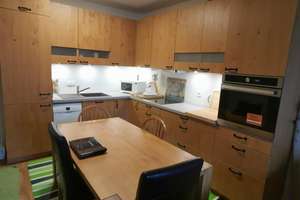 Stilvolle, gepflegte 2,5-Zimmer-Wohnung mit Balkon und Einbauküche in Hammerbrook