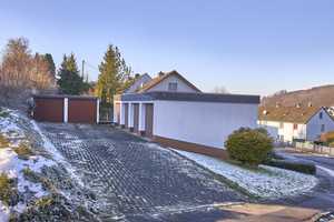 Einfamilienhaus mit 13! Garagen in Höhenlage von Gummersbach-Dieringhausen – Oberbergischer Kreis – Vorschaubild 4