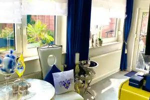 RESERVIERT!  1 Fam. Haus mit 2. Garagen, 4. Stellplätze großer Garten + kl. Hinterhaus TOP Zustand – Uhlandstraße 17, 63457 Main-Kinzig-Kreis – Vorschaubild 8