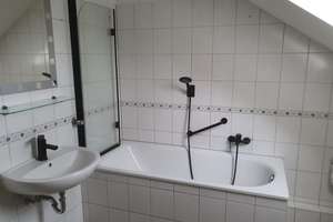 Schöne 2-Zimmer-DG-Wohnung in Düsseldorf-Unterbach – Die vollständige Adresse der Immobilie erhältst du vom Anbieter., 40627 Unterbach, Düsseldorf – Vorschaubild 8
