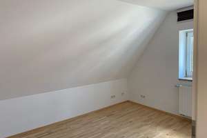 Attraktive, helle 3-Zimmer-DG-Wohnung, Ingolstadt-Süd, gute Anbindung – Kothauer Str. 46, 85053 Südost, Ingolstadt – Vorschaubild 10