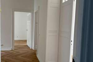 Kernsanierte, denkmalgeschützte Altbauwohnung in 2. Rheinlage mit drei Balkonen – Berger Allee 3, 40213 Carlstadt, Düsseldorf – Vorschaubild 4