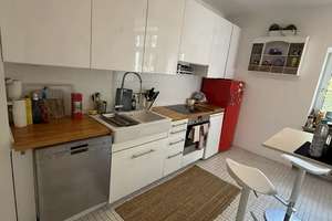 Großzügige möblierte 2,5-Zimmer-Wohnung mit Fischgrätenparkett in München-Bogenhausen – 81675 Steinhausen, München – Vorschaubild 4