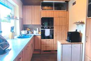 EINFAMILIENHAUS MIT GROSSER PHOTOVOLTAIK ANLAGE UND GARAGE IN TOP WALDRANDLAGE! – Fürth (Kreis) – Vorschaubild 2