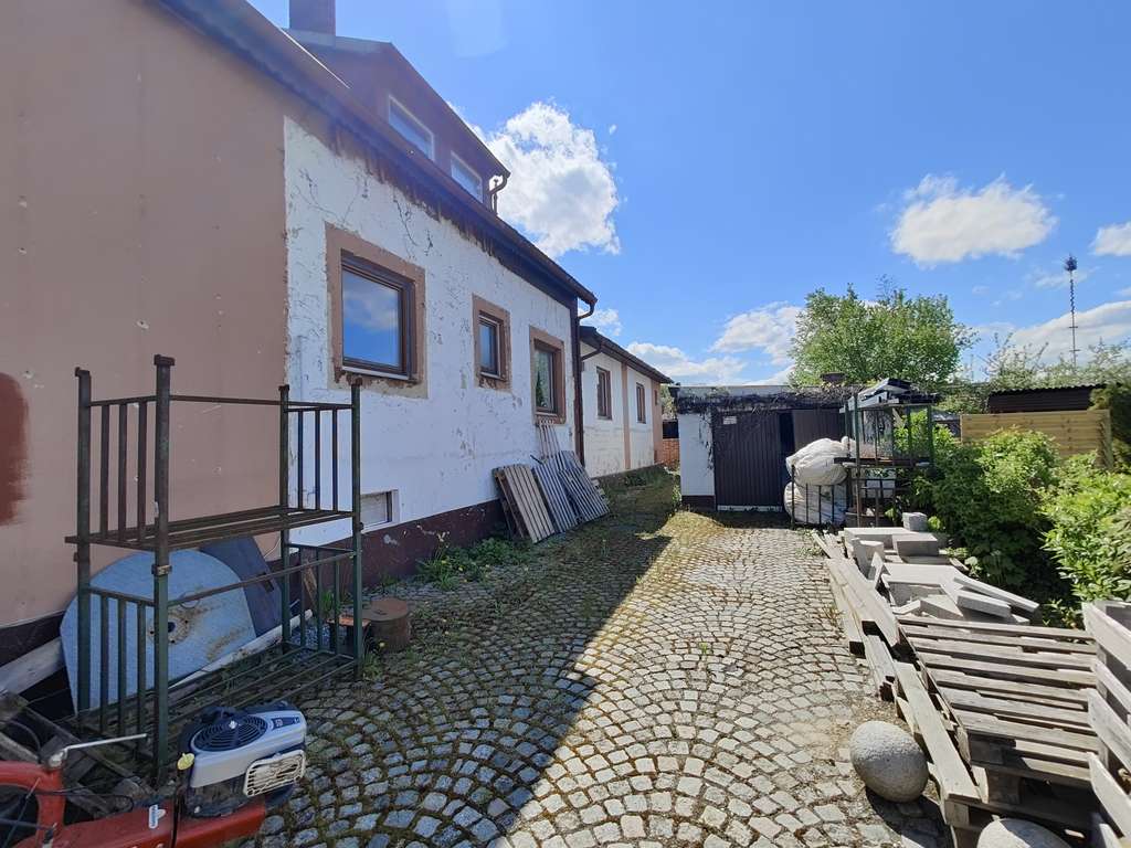 Immobilie in Schierling - Entkerntes Sanierungsjuwel auf 943m² Grundstück - Bild 4