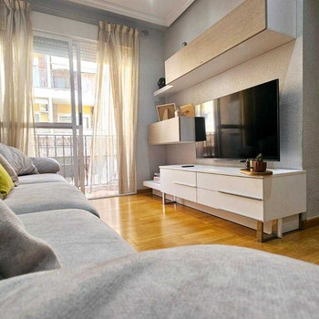Ihr neues Zuhause 3 Schlafzimmer, Balkon und Garage.