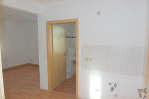 Kleine, hübsche 2-Zimmer-Wohnung mit offener Küche, Laminatboden und Bad mit Dusche – Döbelner Straße 39, 1683 Nossen – Vorschaubild 9