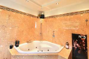 Property thumbnail 12