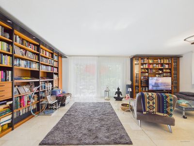 Gepflegte Erdgeschosswohnung mit Terrasse, Gartenanteil und Stellplatz