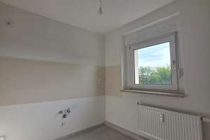 NEU !!! sanierte 3-Raum Dachgeschosswohnung – Schweriner Straße 5, 6749 Bitterfeld-Wolfen – Vorschaubild 2