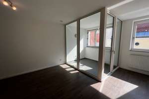 Geräumige 2-Zimmer Wohnung mit Aufzug im Straubinger Stadtzentrum – Die vollständige Adresse der Immobilie erhältst du vom Anbieter., 94315 Kernstadt, Straubing – Vorschaubild 4