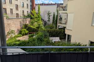 Helle 4 Zimmer Helle 4 Zimmer  Wohnung - Loggia mit Ausblick über ruhigen grünen Innenhof – Watzmannstraße 4, 81541 Obergiesing, München – Vorschaubild 2