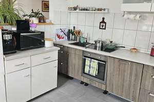 Schöne 2-Zimmer EG Altbauwohnung mit viel Licht