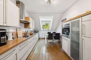 Exklusives Wohnen in Bestlage - Lorettoviertel! Altbau-Charme trifft moderne Dachgeschosswohnung! – Die vollständige Adresse der Immobilie erhältst du vom Anbieter., 40219 Unterbilk, Düsseldorf – Vorschaubild 14