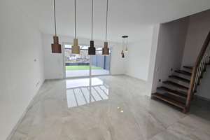 Ideal für Familien! Neubau mit Garten und Garage in der Solinger Südstadt! – Die vollständige Adresse der Immobilie erhältst du vom Anbieter., 42657 Burg/Höhscheid, Solingen – Vorschaubild 2