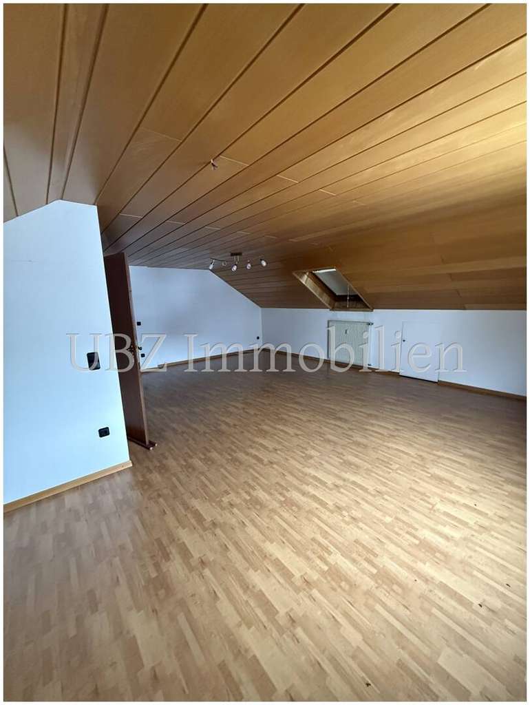 Immobilie in Mömbris - Große DG Eigentumswohnung - Bild 3