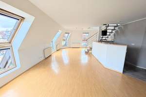 *Für Sportliche! Schön ausgebaute, helle Dachgeschossmaisonette mit Dachbalkon in Bad Cannstatt* – Wildunger Straße 40, 70372 Seelberg, Stuttgart – Vorschaubild 4