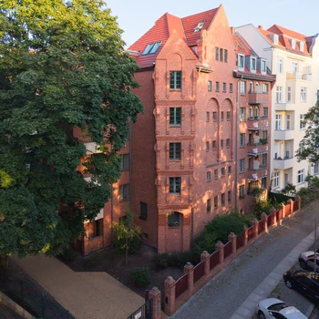 https://pictures.immobilienscout24.de/listings/50d19e76-87dd-4b85-a617-ea89e69e8cc9-2087950536.jpg/ORIG/legacy_thumbnail/350x350/format/webp/quality/90 image