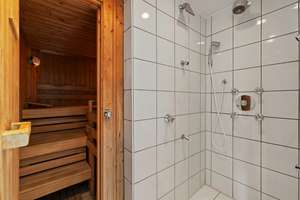 RESERVIERT: Exklusive Villa mit Schwimmbad, Sauna und atemberaubendem Blick – Die vollständige Adresse der Immobilie erhältst du vom Anbieter., 72766 Reutlingen-Mitte, Reutlingen – Vorschaubild 13
