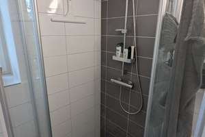 Dachterrasse, PKW-Stellplatz, kleine EBK  - modernes 1-Zimmerapartment mit toller Ausstattung! – 7745 Jena-Süd, Jena – Vorschaubild 14