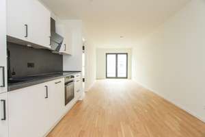 3-Zimmer-Wohnung mit Balkon und Loggia – Amalie-Nacken-Str. 5, 81248 Freiham, München – Vorschaubild 1