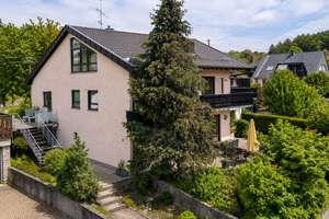 Charmantes Dreifamilienhaus in ruhiger Lage von Oberdürrbach – Die vollständige Adresse der Immobilie erhältst du vom Anbieter., 97080 Dürrbachtal, Würzburg – Vorschaubild 3