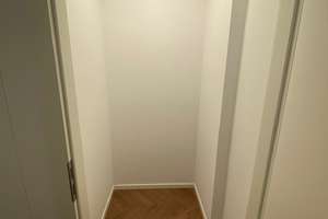 Modernes möbliertes Studio-Apartment - direkt in Adlershof mit EBK sowie Balkon! – Moissistraße 31, 12489 Adlershof, Berlin – Vorschaubild 2