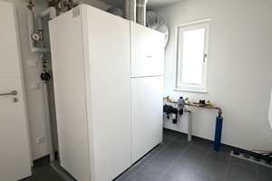 A+ Neubau-Reihenhaus in wertiger Ausstattung günstigem Strom aus Photovoltaik und mit Wärmepumpe! – Die vollständige Adresse der Immobilie erhältst du vom Anbieter., 84030 Ergolding – Vorschaubild 22