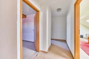 Viel Platz und zahlreiche Möglichkeiten – Wohnhaus mit Entwicklungspotenzial in Geisenheim OT – Die vollständige Adresse der Immobilie erhältst du vom Anbieter., 65366 Geisenheim – Vorschaubild 25
