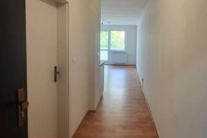 Ideale Singlewohnung für Pendler, Senioren & Studenten + Balkon + Einbauküche + Aufzug!!! – Ernst-Thälmann-Straße 2, 4571 Rötha – Vorschaubild 7