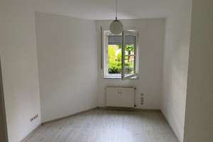 Geschmackvolle 2-Raum-Erdgeschosswohnung mit Einbauküche in Köln-Junkersdorf – Sterrenhofweg 43, 50858 Junkersdorf, Köln – Vorschaubild 9