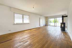 Saniertes Zweifamilienhaus mit großer Maisonette-Wohnung und vermieteter Erdgeschoss Wohnung – Offenbach (Kreis) – Vorschaubild 3