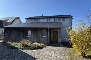 Modernisiertes Architektenhaus ab 01.07. zu vermieten 