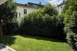 NEU ! *Paul & Partner* DIESE EINHEIT BIETET VIEL! EINBAUKÜCHE, STELLPLATZ & EIGENER GARTEN ! – Wiesbaden – Vorschaubild 1