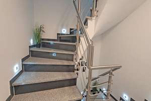 Elegantes Townhouse in begehrter Lage –  Stilvolle Wohnatmosphäre für die ganze Familie – Die vollständige Adresse der Immobilie erhältst du vom Anbieter., 53619 Rheinbreitbach – Vorschaubild 7