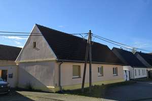 Einfamilienhaus und Scheune! – Die vollständige Adresse der Immobilie erhältst du vom Anbieter., 6780 Zörbig – Vorschaubild 1