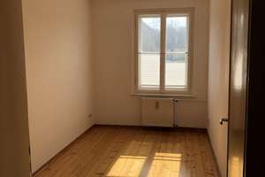 Kleines Zimmer 10,26 m² innerhalb einer 3er-WG // 1.OG links – Heinrich-Heine-Str. 1, 38440 Stadtmitte (Ortsteil), Wolfsburg – Vorschaubild 4